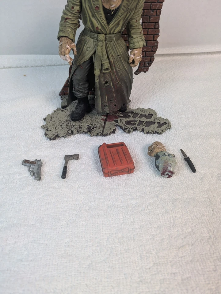 Figura de acción Frank Miller Sin City 1998 - Marv McFarlane Toys Foto 4 de 4