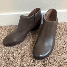 Dansko Women  s Raina Bootie Heel Size 39 EU 8.5-9 US Burnished Nubuck Brown