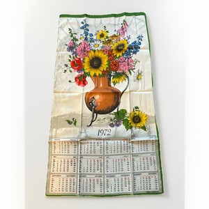 Vintage 1972 Linen Calendar Tea Towel Floral Sunflower Bouquet Multilingual