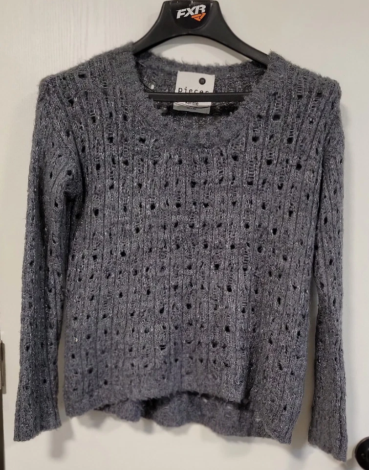 Suéter para mujer Pieces by Kensie tejido súper suave cuello redondo gris oscuro talla M Foto 3 de 4