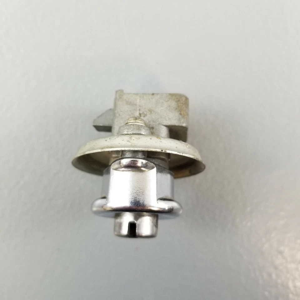 Хромированный винтажный замок на отделение перчаточного ящика приборной панели неизвестный автомобиль 1940-е 1950-е - Изображение 2 из 4