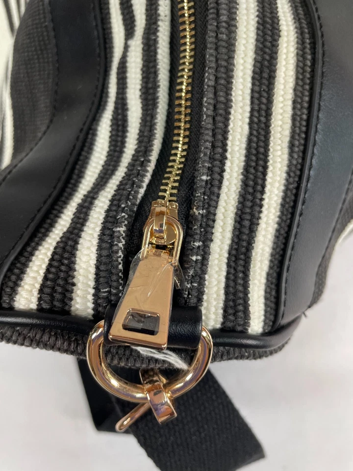 Urban Expressions 条纹旅行周末行李袋带肩带 — 第 4/4 张图片