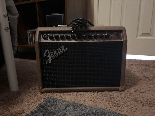 Fender Acoustasonic 40 Acoustic Guitar Amplifier - gently Used