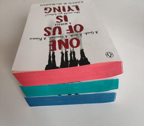 One Of Us Is Lying Karen M McManus Book Bundle X 3 Sprayed Edges paperback books - Picture 4 of 5