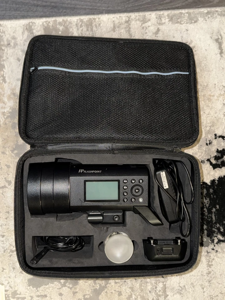 Monolight Flashpoint XPLOR 400PRO TTL alimentado por batería con R2 incorporado 2,4 GHz EE. UU. Foto 2 de 4