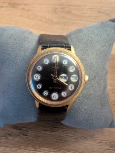 VINTAGE TIMEX WITH CLASSIC PHONE DIAL HAND WOUND DAY/DATE COMPLICATION