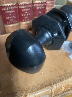 Paar achteckige Türklinken aus Gusseisen schwarz lackiert mit 2x Rosetten 60 mm (238)