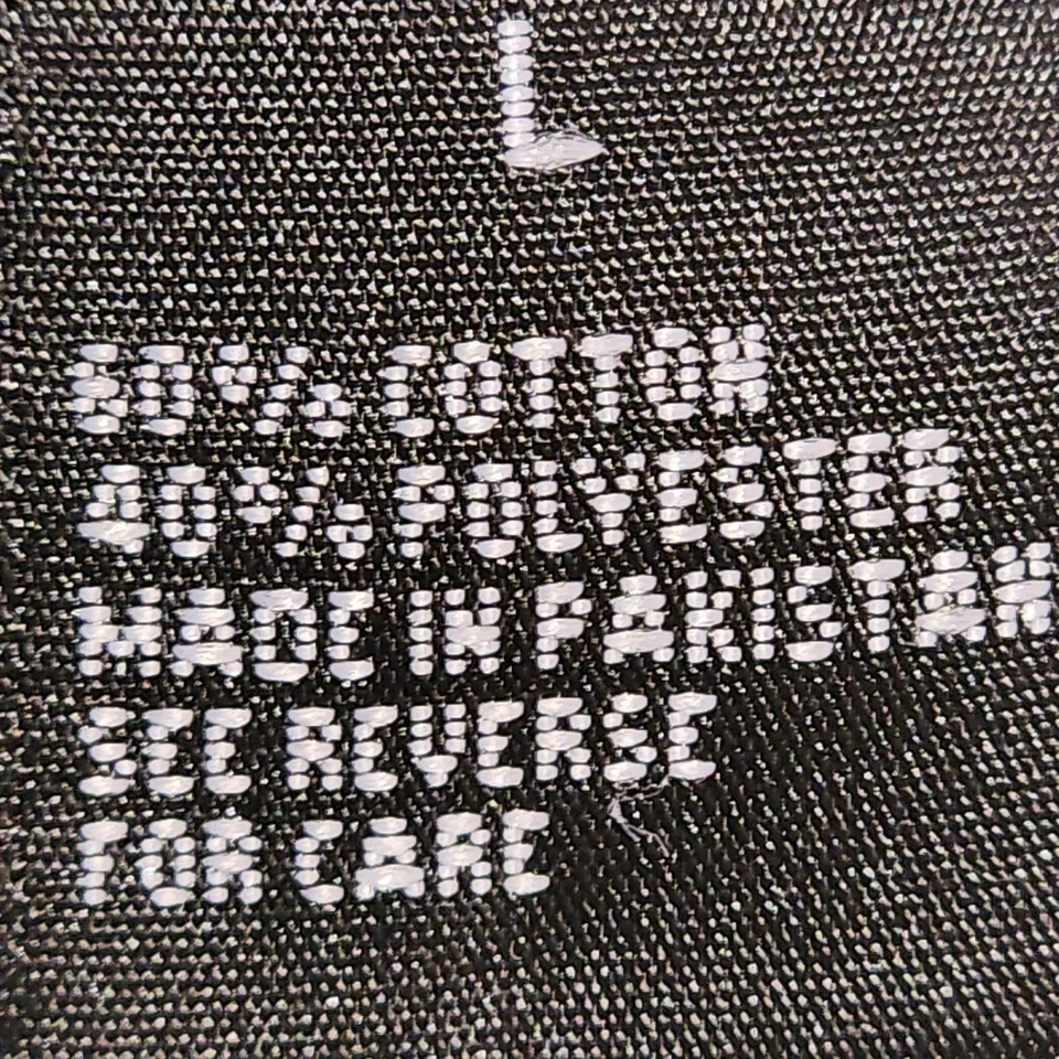 Alpha Beta Hombre Grande Negro con Calavera Gótica y Diseño Hueso Cruzado Grande Foto 4 de 4