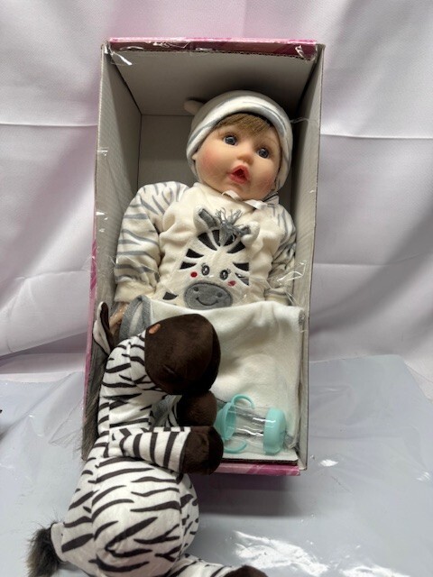 Aori Reborn Baby Doll-22 Inch Lifelike Realistic Baby Doll w
