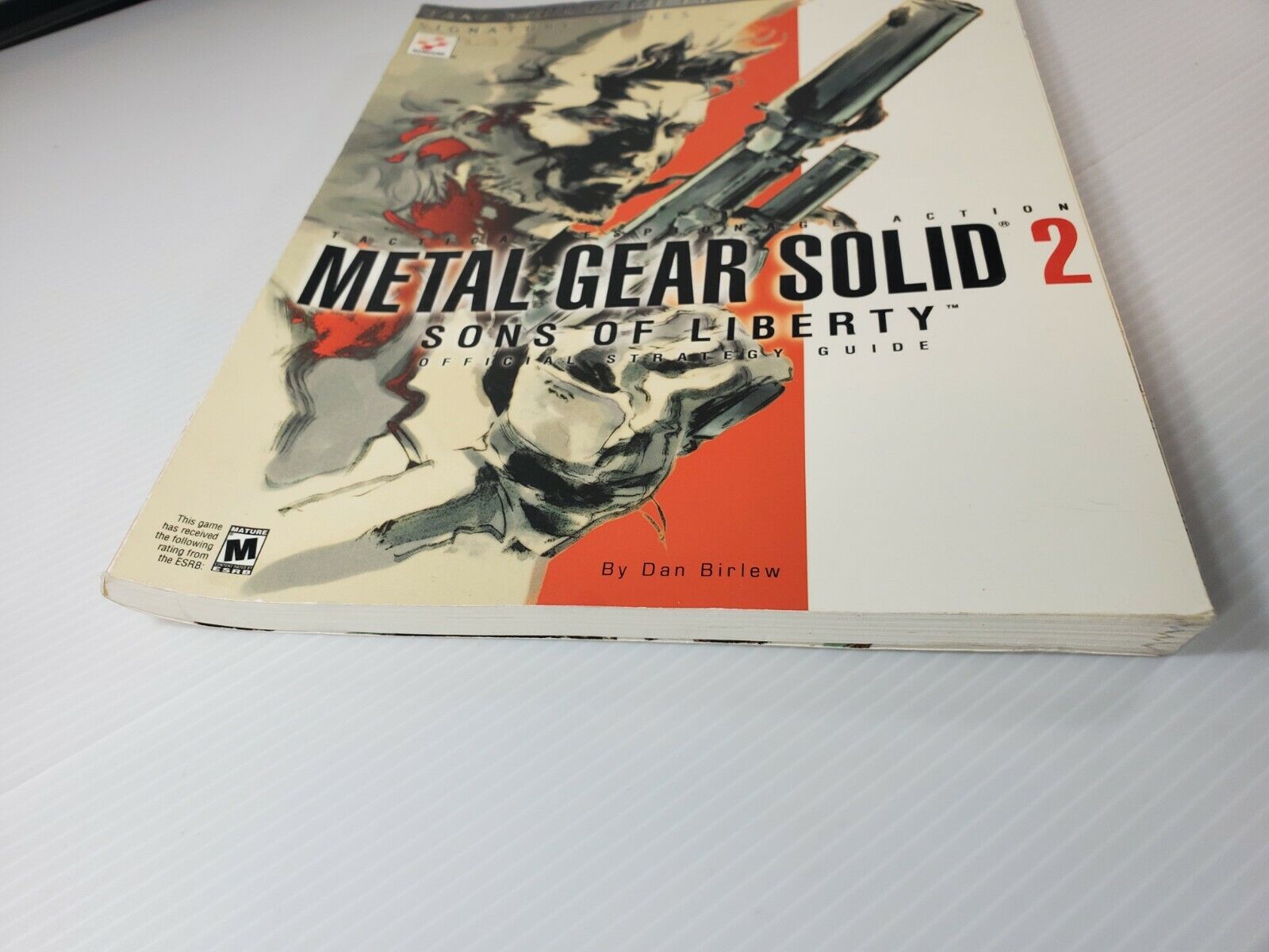 Metal Gear Solid 2: Sons of Liberty Official Strategy Guide: Birlew, Dan:  9780744001099: : Books