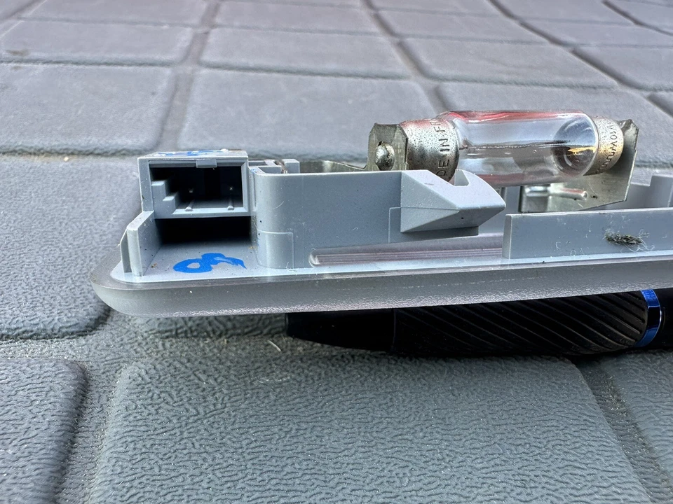 Juego de 2 luces interiores Bmw X3 E83 2004-2010 Hella 140929 OEM Foto 2 de 4