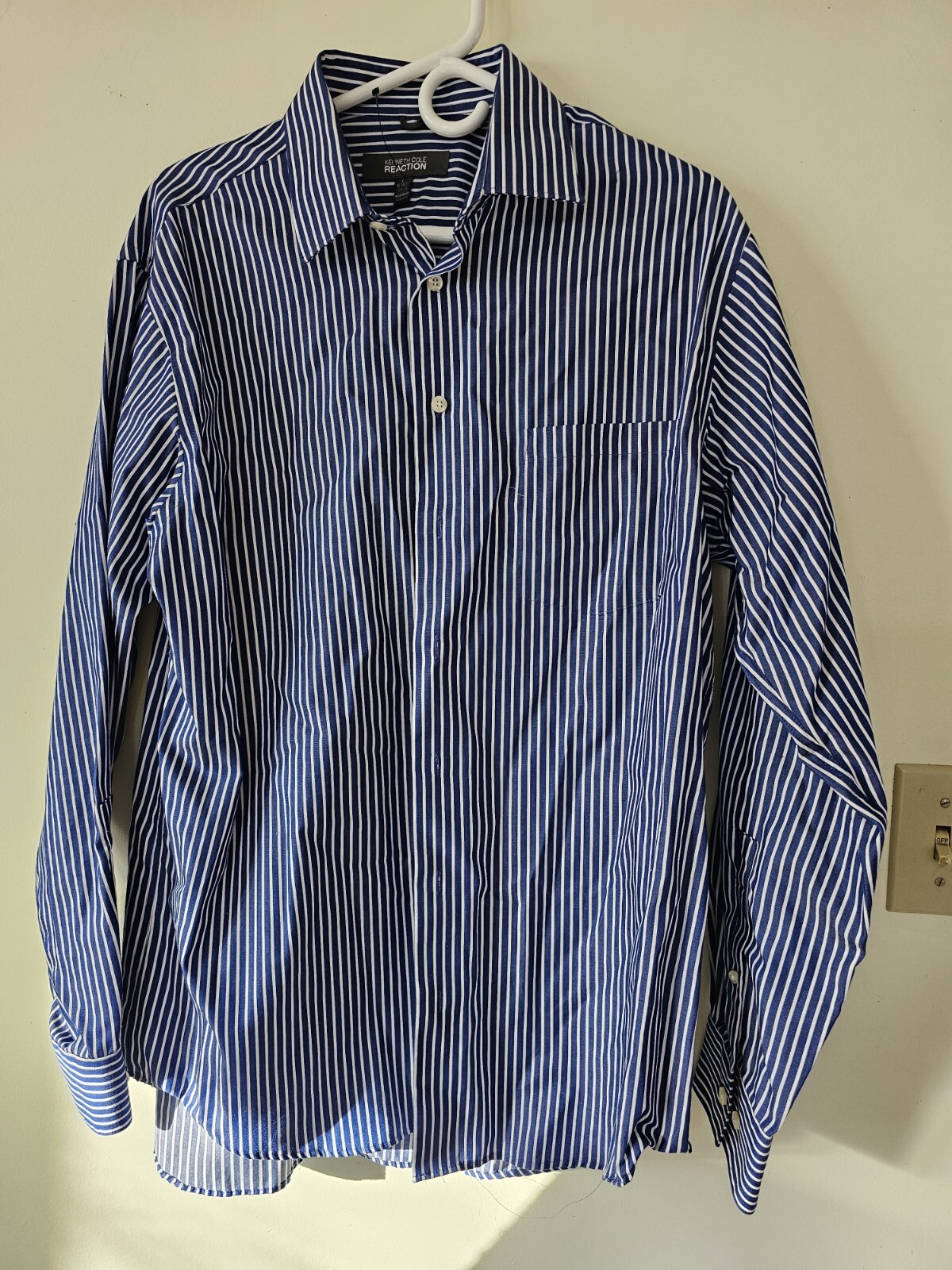 Kenneth Cole Reaction Button Up Dress Shirt Men's Large Blue White Stripes