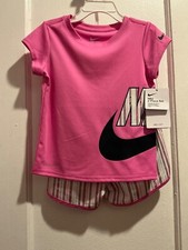 Nike Girl s Short 2-Piece Set Pink T-Shirt Pink Striped Shorts Sz 4 NWT