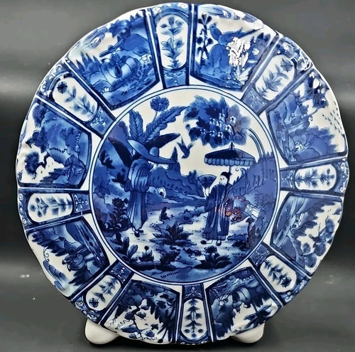 Saji Fine China Blue & White Porcelain Decorative Plate w/ Pocket Bud Vase Japan