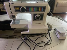 Ultra DressMaker Sewing Machine Read Description