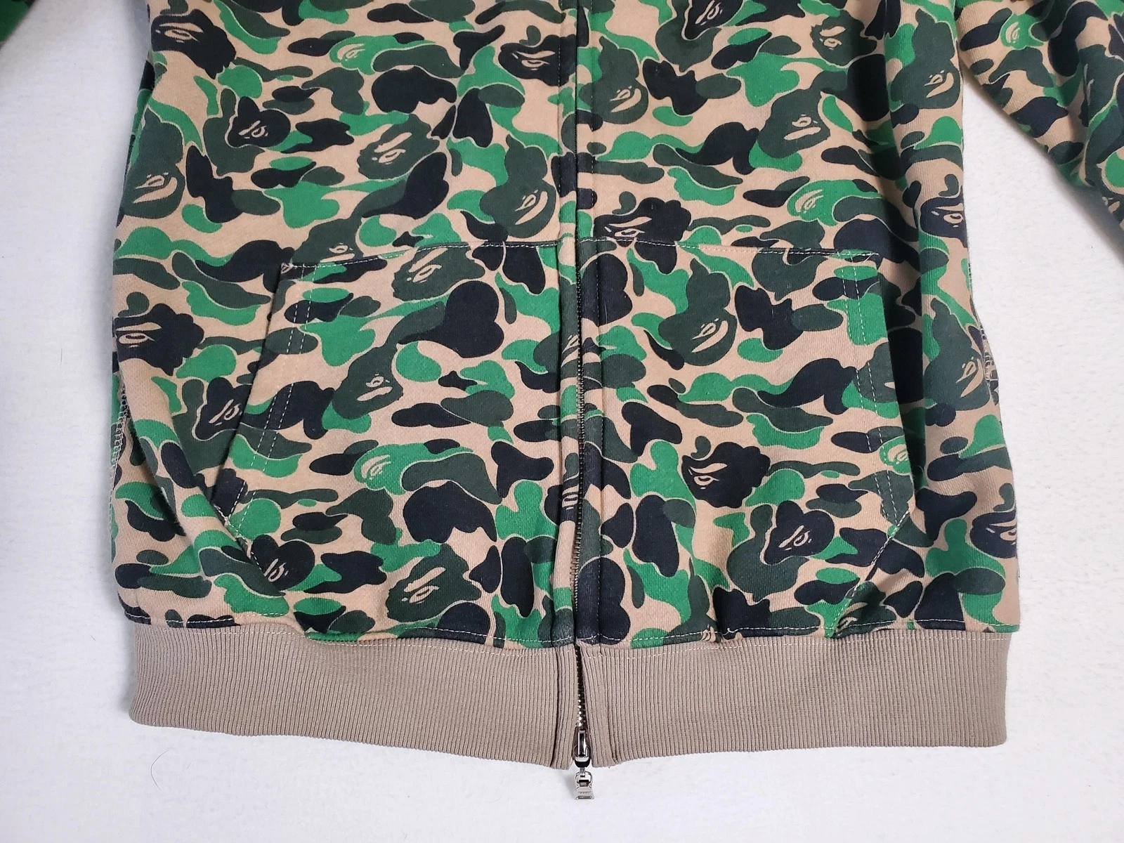A BATHING APE (BAPE) Felpa con cappuccio uomo A Bathing Ape verde medio mimetico squalo full zip Bape WGM Tiger Japan