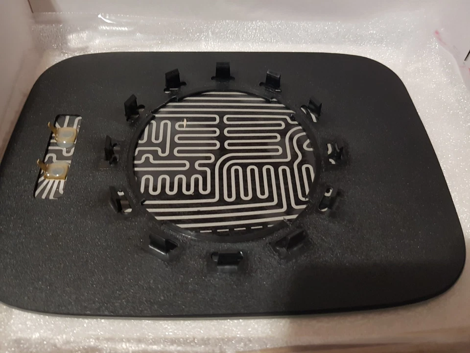 Hummer H2 2002-2009 Heated Convex Side Mirror Glass Replacement w/Backing Plate - Image 3 of 4