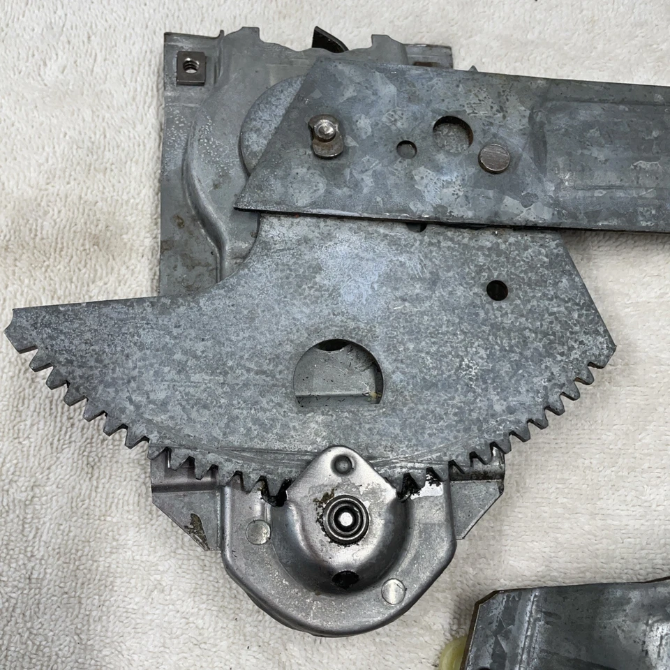 1969 Chevelle SS 2dr Coupe Qtr Window Regulators - Image 3 of 4