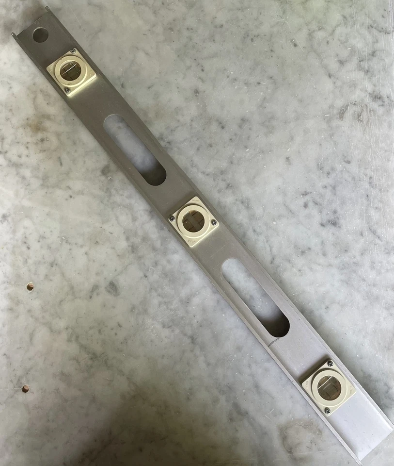 Vintage Johnson 624 Gray Shockproof 24" Professional Aluminum Standard Level - Image 2 of 3