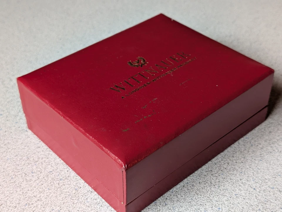 CAJA DE RELOJ DE PRESENTACIÓN LONGINES WITTNAUER DE COLECCIÓN CON CARCASA DE ALMEJA ROJA Y DORADA ~ SOLO CAJA  Foto 3 de 4