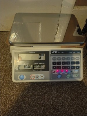 Und HC15 KI Zählwaage Digital LCD Display Gewicht Waage