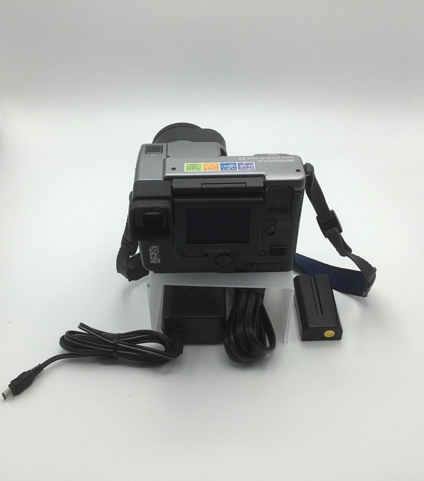 Sony Mavica MVC FD91 0.9MP Digital SLR Camera - Black & Metallic