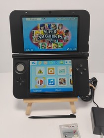 Nintendo 3DS XL Bundle &ndash; Blue/Black &ndash; 2 Games Included &ndash; 