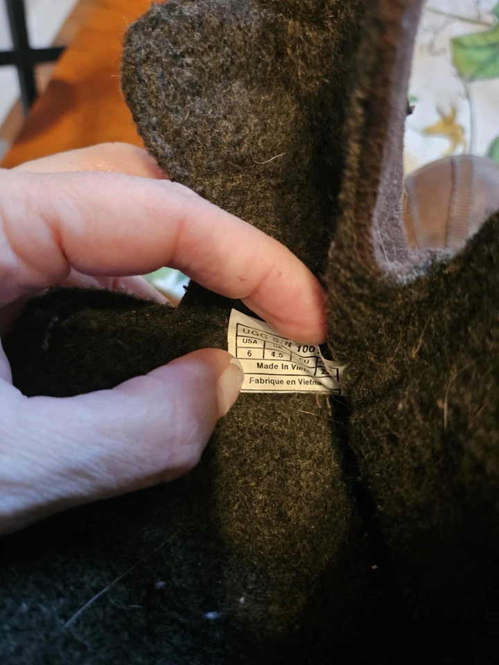 UGG Women's Chestnut Brown Size 6 Lace Up Boots - Image 4 of 4