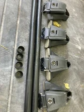 Set of Yakima Q tower Rack System with 48"Yakima round load bars, locks included