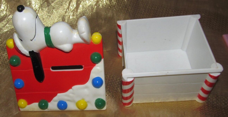 VINTAGE PEANUTS - SNOOPY & WOODSTOCK DOG HOUSE COIN BANK -2 PIECE SET- WHITMAN'S