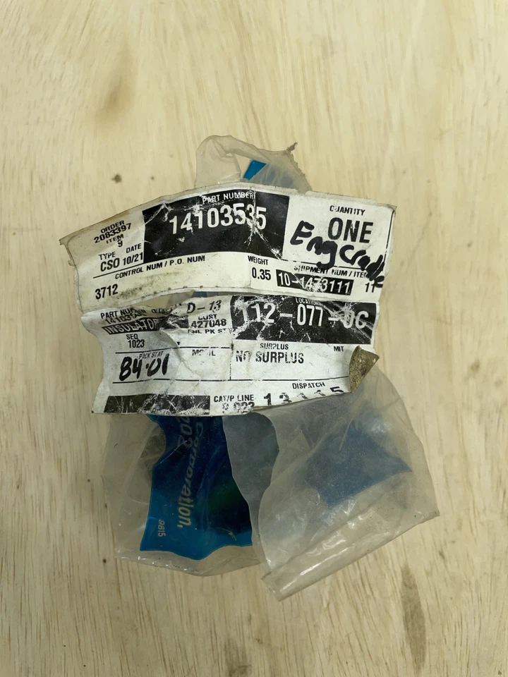 Isolador de berço dianteiro inferior quadro de motor GM OEM 82-99 Deville Eldorado 14103535 - Imagem 2 de 4