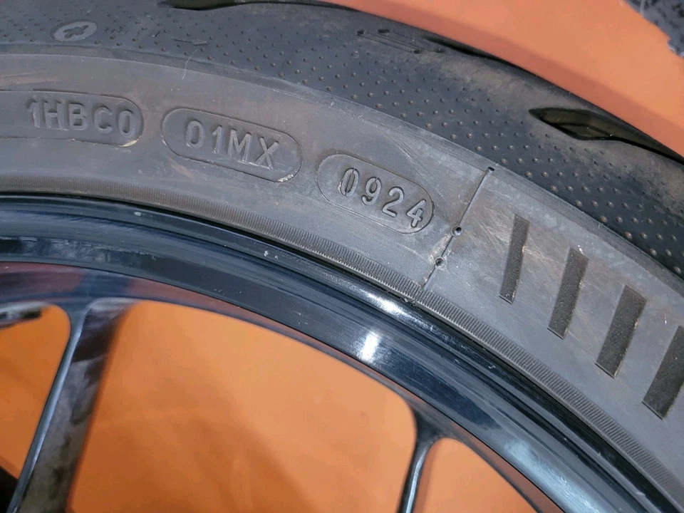 Rueda trasera KTM DUKE 690 5.00x17 (Ez.03.04.2014) 7601000104430 Foto 4 de 4