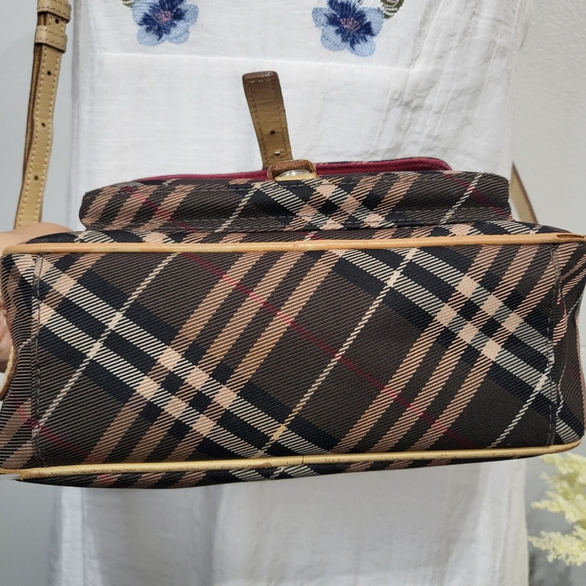 Authentic Burberry London Blue Label Label Nova Check Crossbody