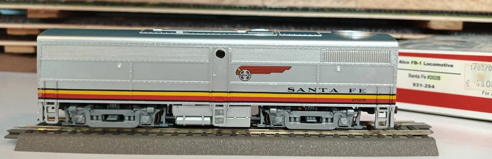 Walthers Trainline 931-264 Santa Fe Alco FB-1 202A - Photo 3/4