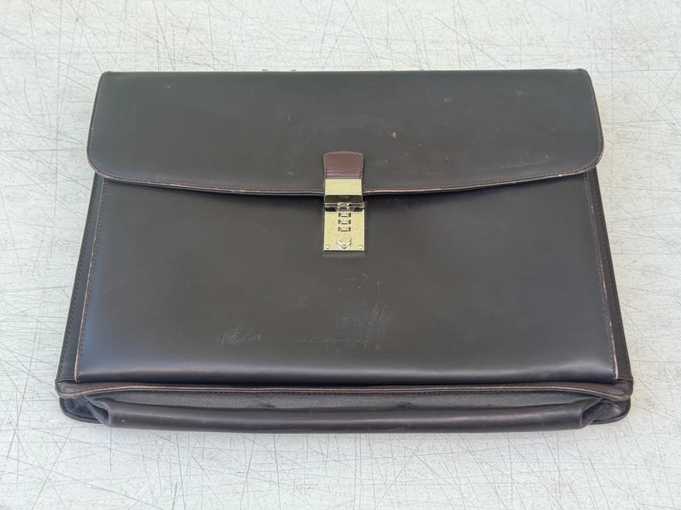 Maletín de cuero vintage Giorgio Armani marrón para hombre con cerradura y código con certificado de autenticidad Foto 3 de 4