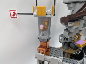 LEGO Angry Birds King Pigs Castle(75826)& Piggy Plane Attack(75822) 98% Complete