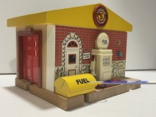 Thomas  Friends Wooden Railway Incomplete Sodor Service Station w/ Fuel Cargo
