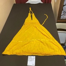 Yellow halter dress with lace ( no brand or size tag) best fits à XL. SKU-B561