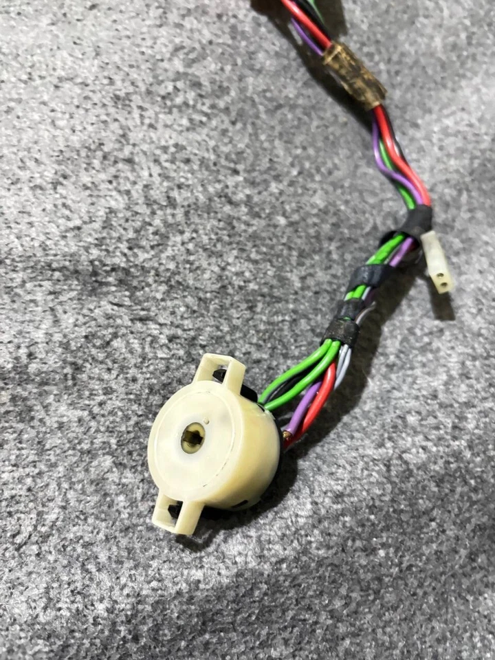 Interruptor de bloqueo de encendido OEM BMW E30 325I M3 318I 320I 325i 325e 325IX - 1374867 Foto 2 de 2