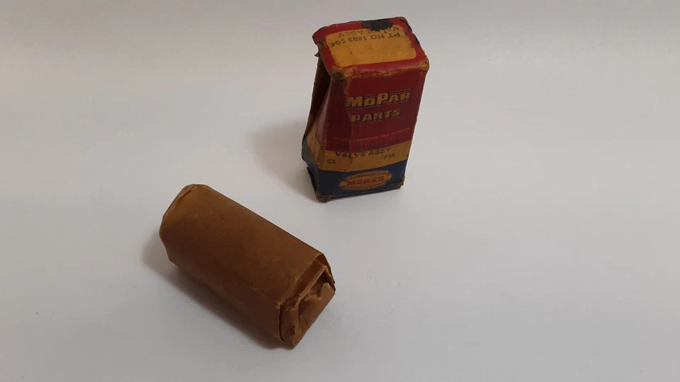 1952-1954 Chrysler Desoto S-15 Power Steering Gear Valve Assembly NOS 1483904 - Image 2 of 4