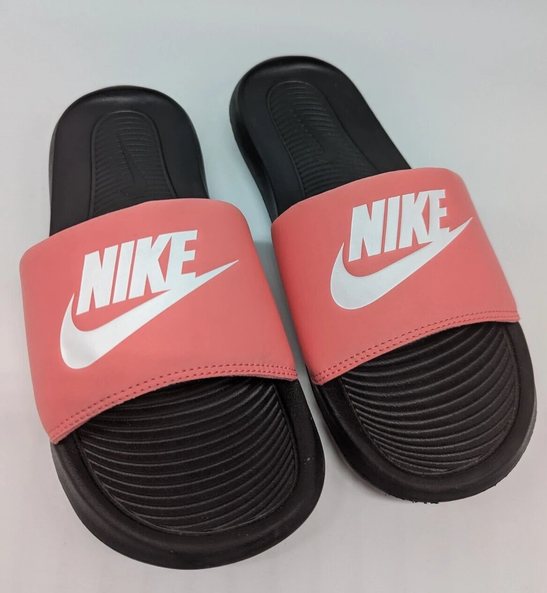 Coral nike sales slides
