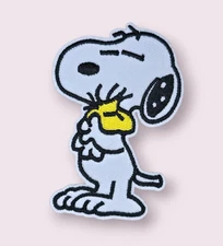 SNOOPY AND WOODSTOCK HUGGING PEANUTS CARTOON CUTE IRON ON PATCH
