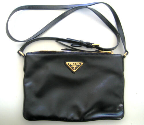 Leather handbag Prada Black in Leather - 32761661