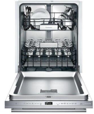 Thermador Masterpiece Series 24'' 44dB Integrated Smart SS Dishwasher DWHD771WFM