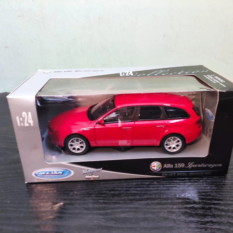 Welly Alfa Romeo 159 Sportwagon , modello scala 1:24, vintage  - Immagine 2 di 4