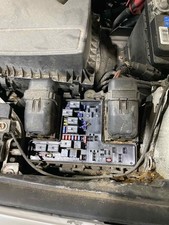 13 14 FORD FUSION Engine Fuse Relay Box