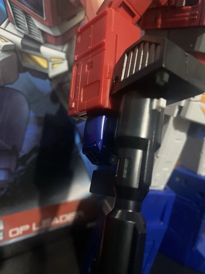 Transform Element Optimus Prime MP Scale - Immagine 4 di 4
