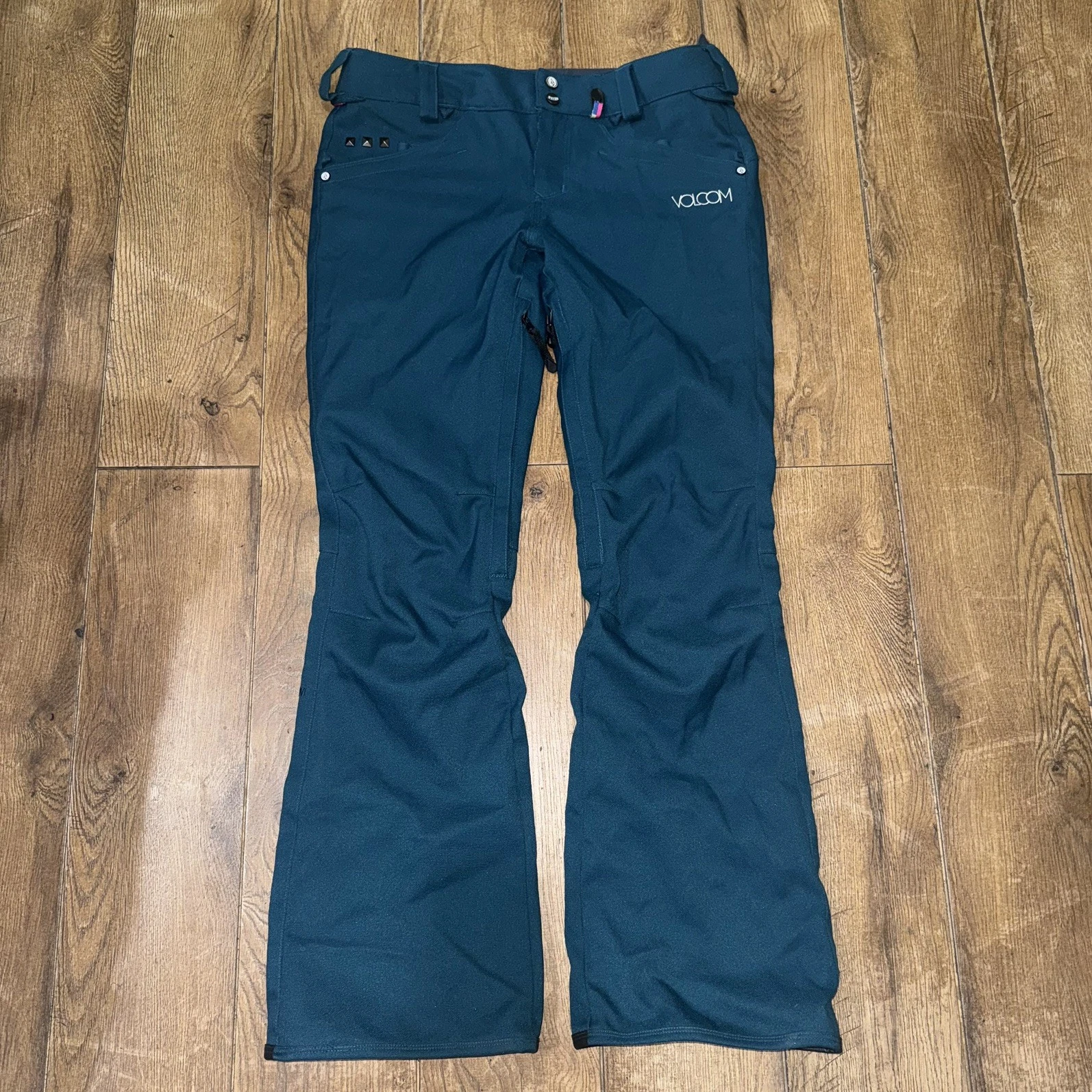 Volcom Women’s Snowboard Ski Pants Teal Insulated Winter Snow Size M Waterproof
Opens in a new windo