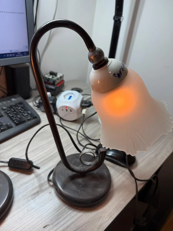 Coppia Lampade da Comodino in metallo e vetro - Immagine 2 di 4