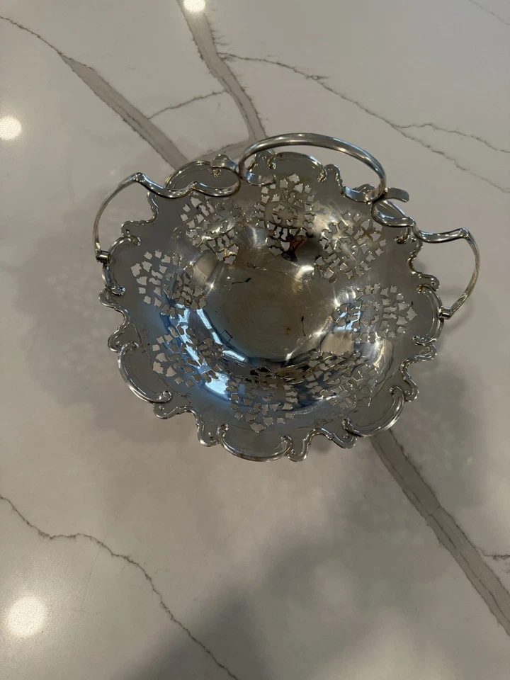 Cuenco para servir International Silver Company con mango Foto 3 de 4